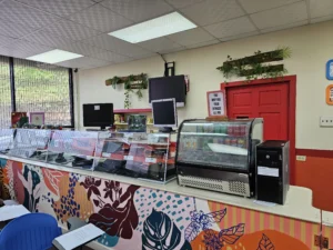 Picture depicting the café area of browwwsers